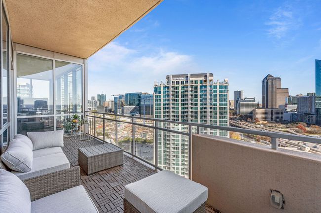 APT-1702 - 2200 Victory Ave, Condo with 2 bedrooms, 2 bathrooms and null parking in Dallas TX | Image 15