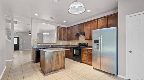 737 Fountain Gate, Schertz, TX, 78108-3438 | Card Image
