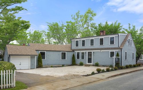 12 Cannon St, Mattapoisett, MA, 02739-2606 | Card Image