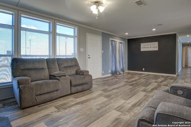 4817 W Fm 476, House other with 4 bedrooms, 2 bathrooms and null parking in Poteet TX | Image 9