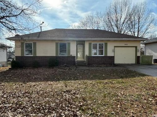 1402 W Daniels St, Ozark, MO, 65721-8849 | Card Image