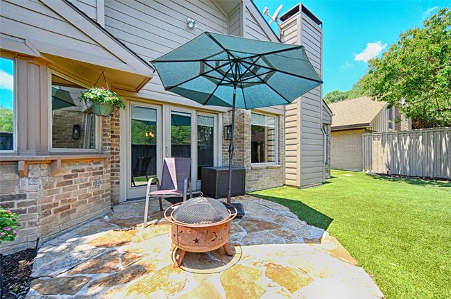 Relax on the patio. | Image 31
