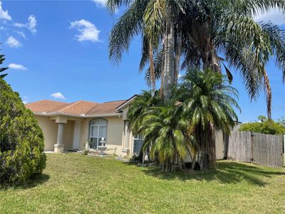 624 Brockton Drive, House other with 3 bedrooms, 2 bathrooms and null parking in Kissimmee FL | Image 2