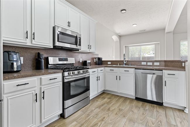 3323 Ewing Dr, House other with 3 bedrooms, 3 bathrooms and 2 parking in Manvel TX | Image 8