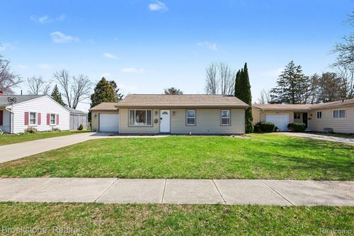70424 Karen St, Richmond, MI, 48062-1701 | Card Image