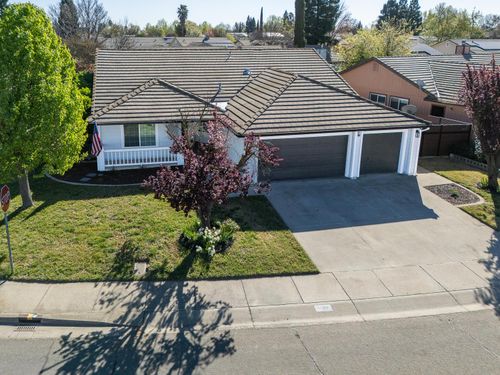 1805 Whispering Oaks Dr, Yuba City, CA, 95991-8214 | Card Image