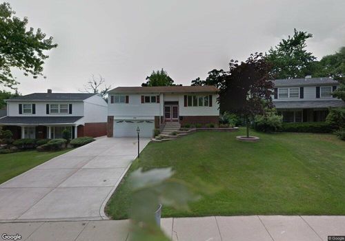 9121 Forest Drive, Hickory Hills, IL, 60457 | Card Image