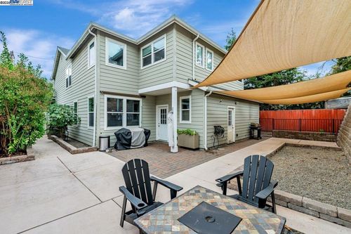 1115 Vine Ave, Martinez, CA, 94553-2943 | Card Image