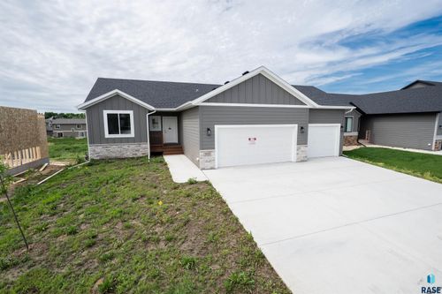 333 S Willow Spring Dr, Sioux Falls, SD, 57110-6792 | Card Image