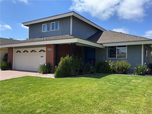 6911 Laurelhurst Dr, Huntington Beach, CA, 92647-4017 | Card Image