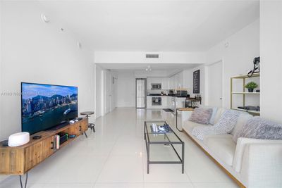 2412 - 92 Sw 3rd St, Condo with 2 bedrooms, 2 bathrooms and null parking in Miami FL | Image 3