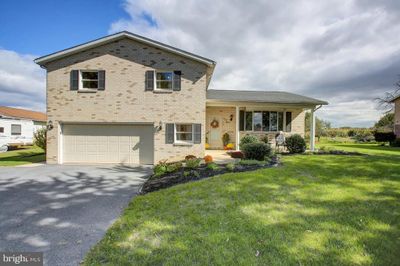 16 Obsidian Drive, House other with 4 bedrooms, 2 bathrooms and null parking in CHAMBERSBURG PA | Image 2