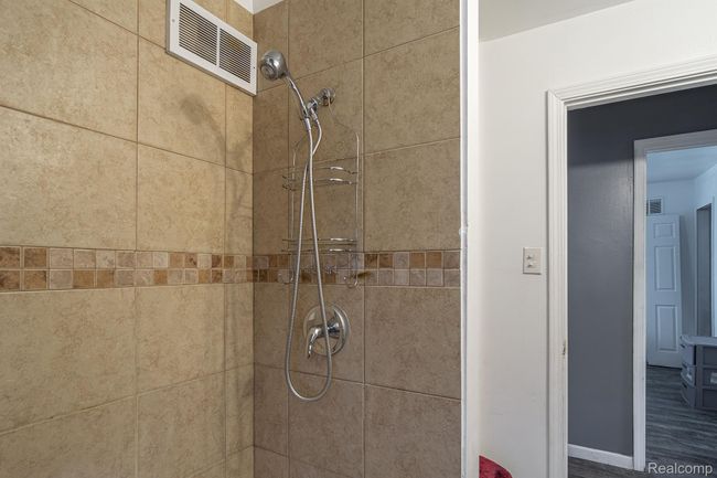 114 W Longwood Pl, House other with 3 bedrooms, 2 bathrooms and null parking in Detroit MI | Image 12