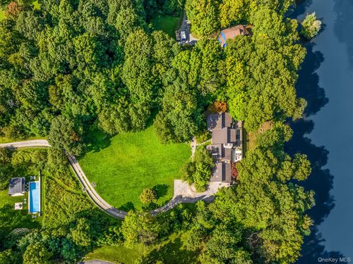 12 Haights Cross Rd, Chappaqua, NY, 10514-2907 | Card Image