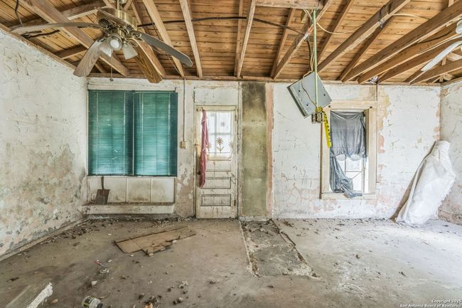 118 Gentry St, House other with 2 bedrooms, 1 bathrooms and null parking in San Antonio TX | Image 8