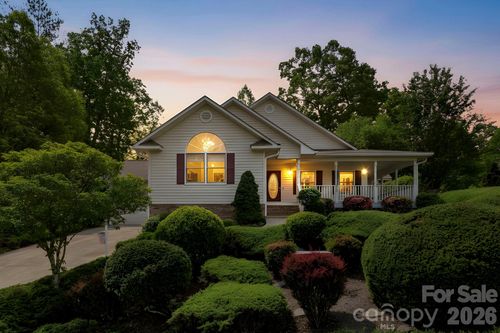310 Windy Knoll Dr, Hendersonville, NC, 28739-9616 | Card Image