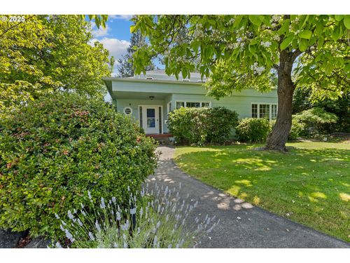 415 W Madrone St, Roseburg, OR, 97470 | Card Image
