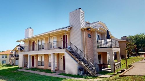 apt-d-1005 Spring Loop, College Station, TX, 77840-7827 | Card Image
