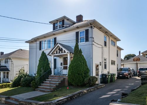 20 Oakley Rd, Watertown, MA, 02472-1307 | Card Image