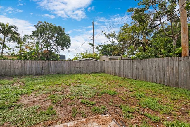 510 Ne 61 St St, House other with 3 bedrooms, 2 bathrooms and null parking in Oakland Park FL | Image 25