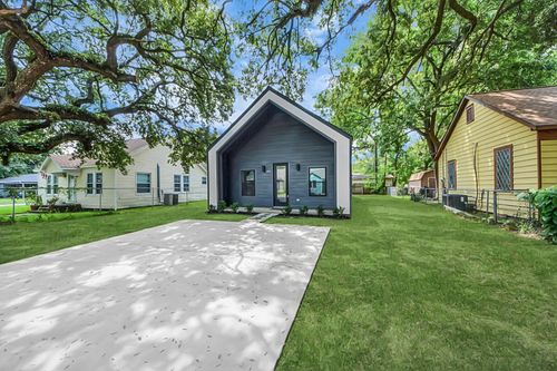 605 E Murrill St, Baytown, TX, 77520-5056 | Card Image