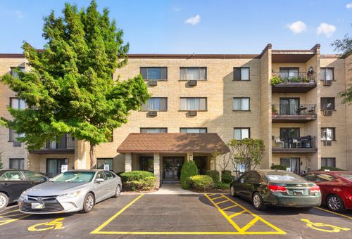 109a-7211 Wolf Rd, Indian Head Park, IL, 60525-4948 | Card Image