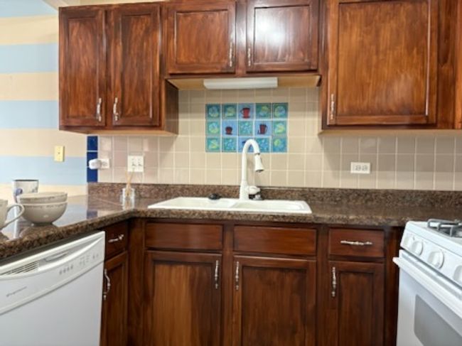 UNIT-2 - 1127 N Red Oak Cir, Condo with 2 bedrooms, 2 bathrooms and 2 parking in Round Lake Beach IL | Image 10