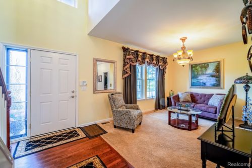 31225 Handsomer Dr, Flat Rock, MI, 48134-3318 | Card Image