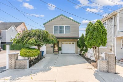 618 Cortlandt Street, House other with 3 bedrooms, 3 bathrooms and null parking in Perth Amboy NJ | Image 1