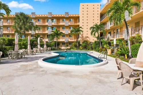 425-2145 Pierce St, Hollywood, FL, 33020-4588 | Card Image
