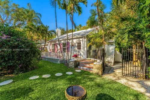 3951 Park Dr, Miami, FL, 33133-6740 | Card Image