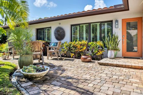 2013 Ne 32nd Ave, Fort Lauderdale, FL, 33305-1852 | Card Image