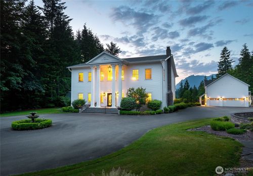 44305 Se Edgewick Rd, North Bend, WA, 98045-8797 | Card Image