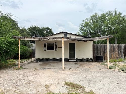 601 S Norton St, Freer, TX, 78357-1980 | Card Image