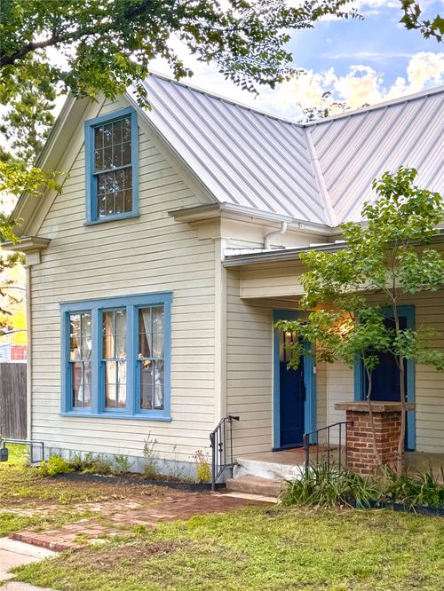 200 E Brenham St, Elgin, TX, 78621-3015 | Card Image