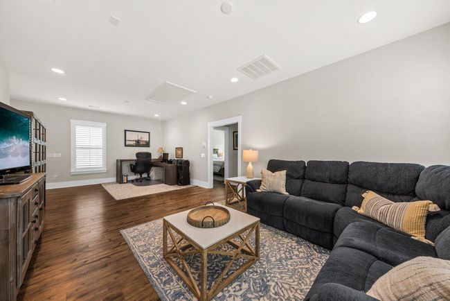 2208 Primus Upstairs Loft 3 | Image 20