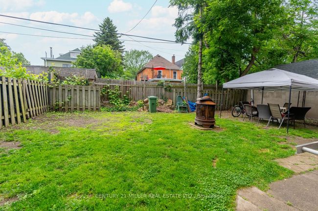124 Gladstone Ave, Home with 6 bedrooms, 5 bathrooms and 8 parking in Hamilton ON | Image 8