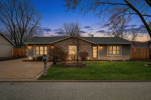 3861 Sutherland Dr, Park City, IL, 60085-4754 | Card Image