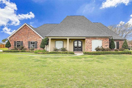 214 Lake Decade Ct, Houma, LA, 70360-8331 | Card Image