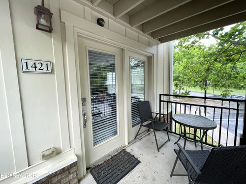 1121 Tree Top Way, Knoxville, TN, 37920-2796 | Card Image