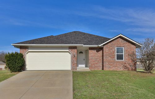 551 S Elgin Ave, Bolivar, MO, 65613-2092 | Card Image