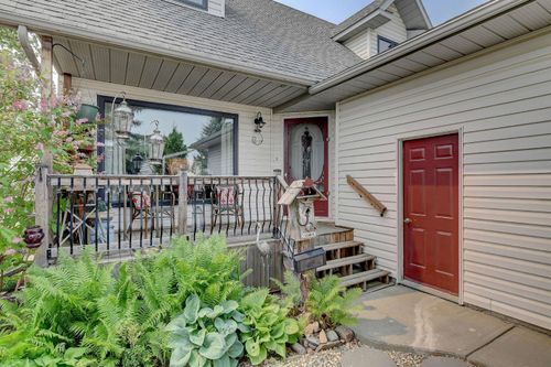 8002 103 Street, Grande Prairie, AB, T8W2A3 | Card Image
