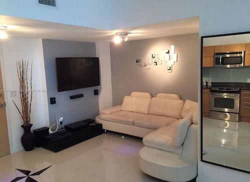 apt-2207-350 S Miami Ave, Miami, FL, 33130-1925 | Card Image
