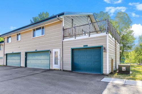 2700 Shenandoah Ln N, Plymouth, MN, 55447-1988 | Card Image