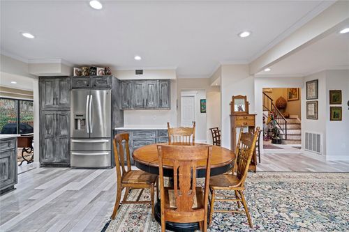38 Maple Ct, Jericho, NY, 11753 | Card Image
