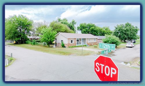 1201 E Atlanta Ave, Davis, OK, 73030-2535 | Card Image