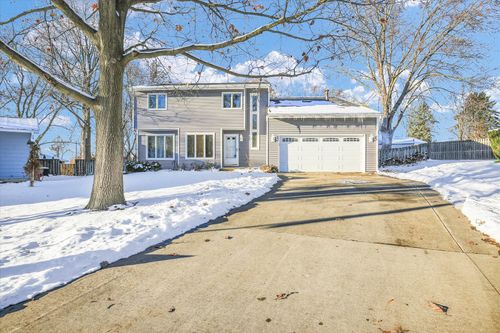 4 Genevieve Ln, Champaign, IL, 61822-7213 | Card Image