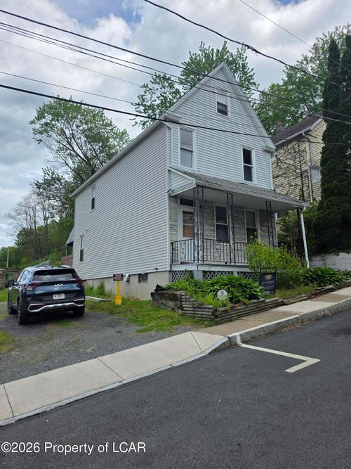 16 Priestly St, Wilkes Barre, PA, 18702-2515 | Card Image