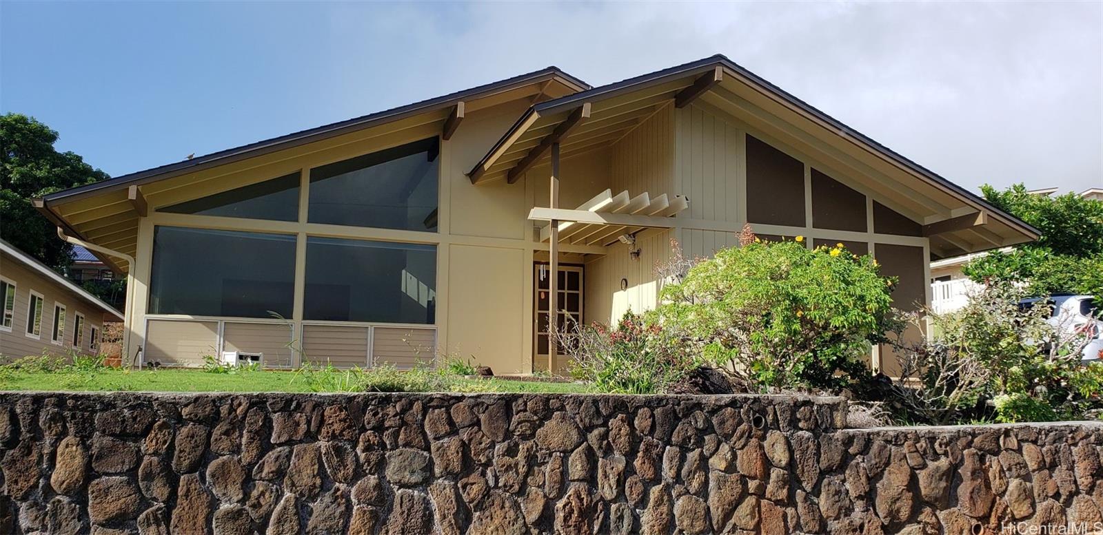 Iliee St, Aiea, HI 96701