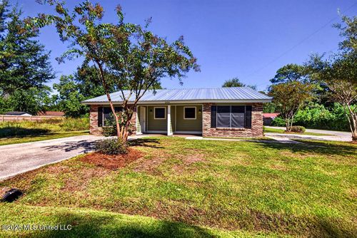 300 Gates Ave, Long Beach, MS, 39560-4816 | Card Image